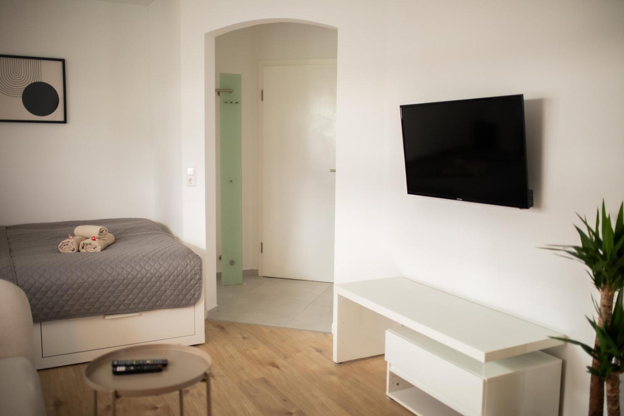 Hugos Studio Apartment Wiesloch Exterior foto